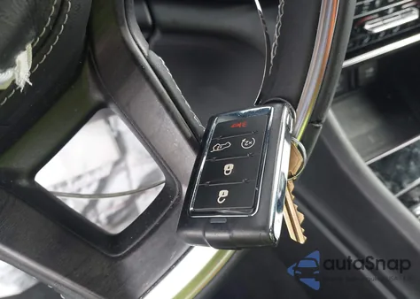 2023 Jeep Grand Cherokee Overland 4X4 z USA, uszkodzony, nr VIN 001C4RJHDG1PC5058